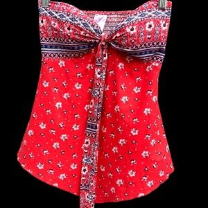 No Boundaries Women’s Red, White and Blue Floral Halter Top Size: Medium